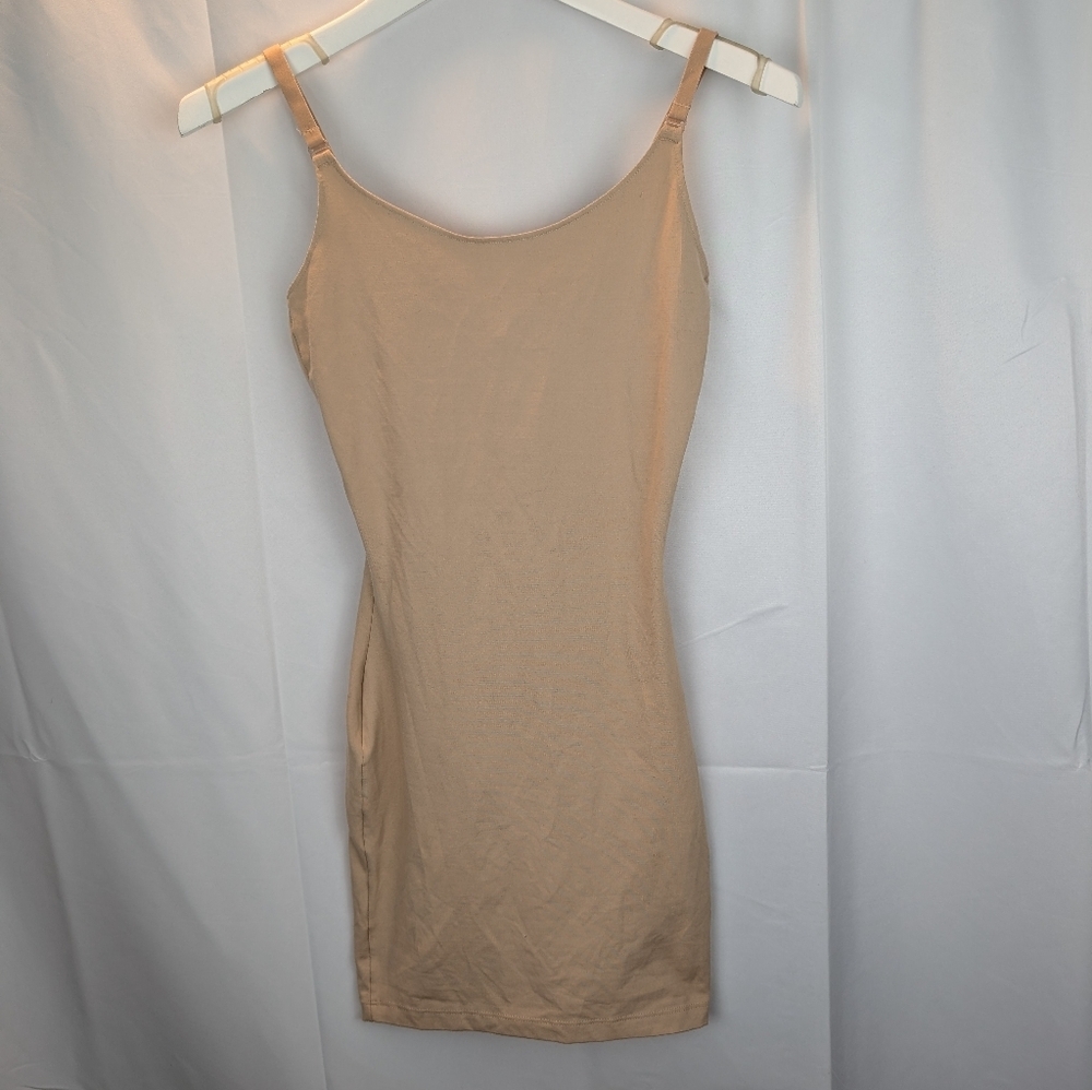 SPANX Beige Shapewrar Slip Size S In EUC